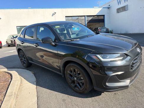 Used 2024 Honda HR-V Sport image 16