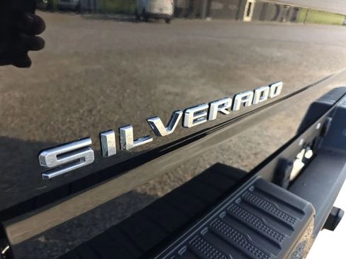 Used 2022 Chevrolet Silverado 1500 RST AWD/4WD image 9