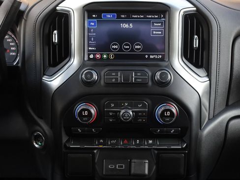 Used 2020 Chevrolet Silverado 1500 RST w/ True North Edition AWD/4WD image 33