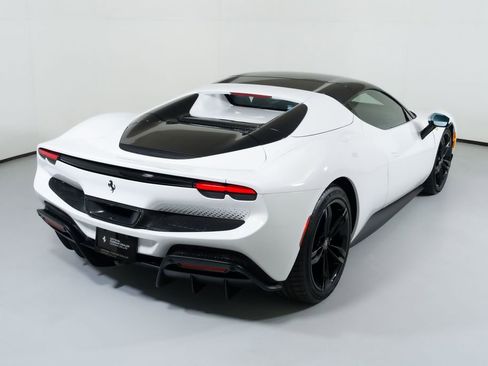Used 2025 Ferrari 296 GTS RWD image 19