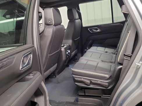 Used 2023 GMC Yukon SLT w/ SLT Luxury Package image 6