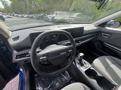 Used 2025 Kia K4 LXS image 29