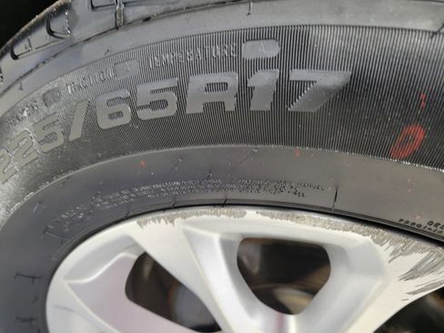 Certified 2019 Chevrolet Equinox LT image 43