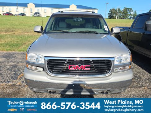 Used 2004 GMC Yukon XL SLT w/ Preferred Equipment Group AWD/4WD image 2