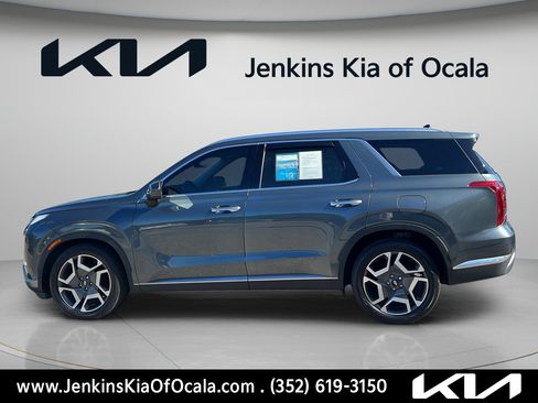 Used 2023 Hyundai Palisade Limited FWD image 6