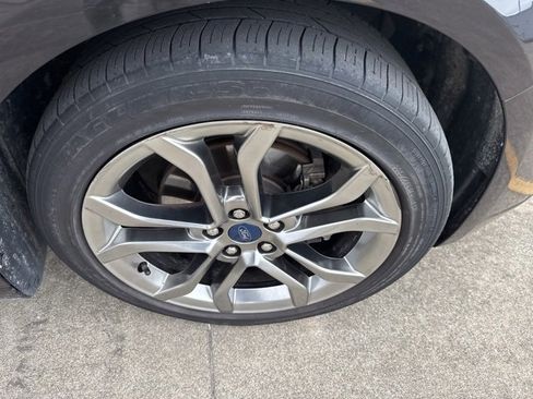 Used 2019 Ford Fusion SEL image 12