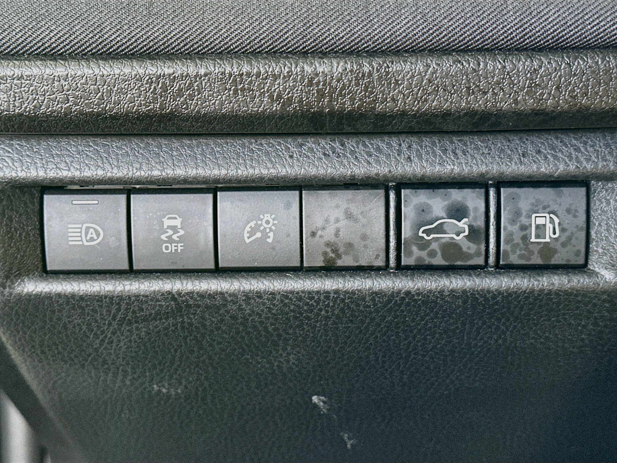 Used 2025 Toyota Camry LE FWD image 17