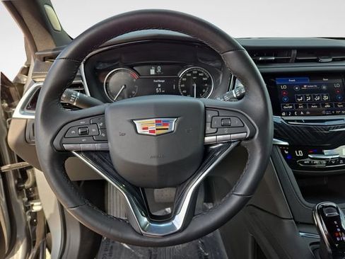Used 2024 Cadillac XT6 Premium Luxury AWD/4WD image 19