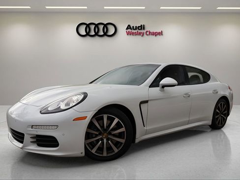 Used 2016 Porsche Panamera 4 image 1