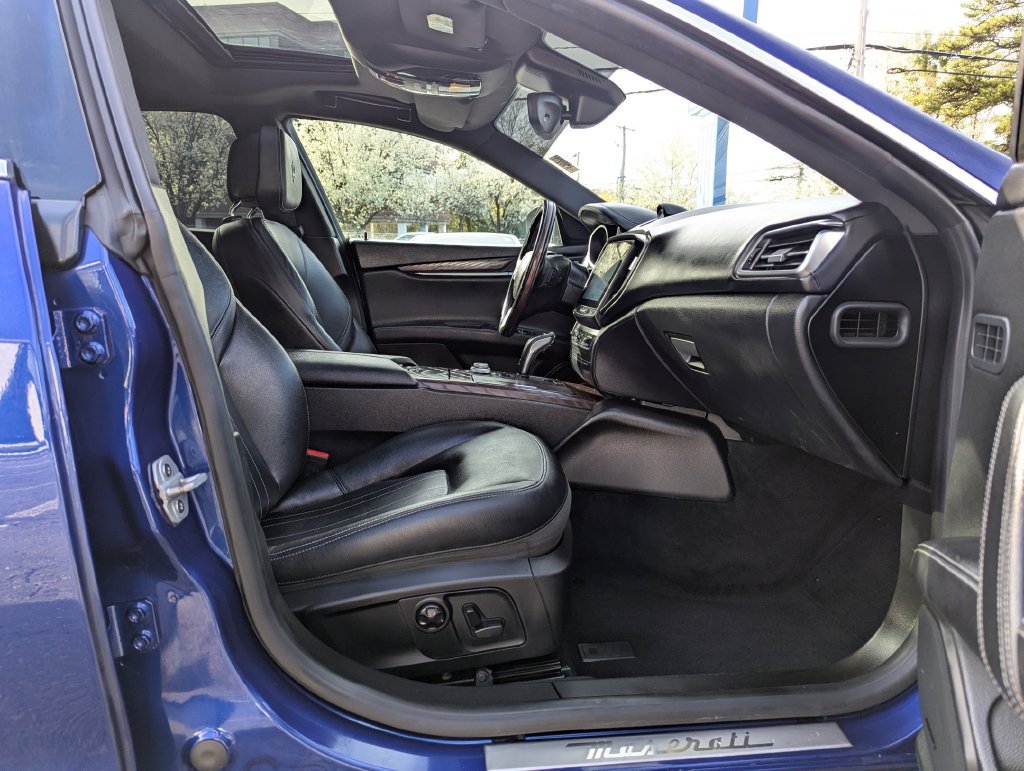 Used 2019 Maserati Ghibli S Q4 AWD/4WD image 32