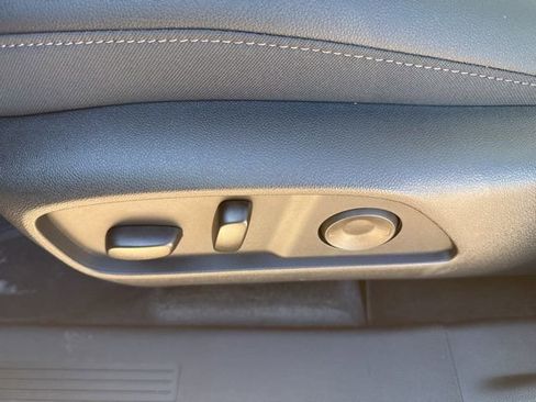 New 2026 Chevrolet Equinox LT w/ Convenience Package II FWD image 14
