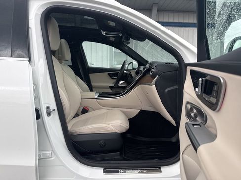 Used 2023 Mercedes-Benz GLC 300 4MATIC image 21