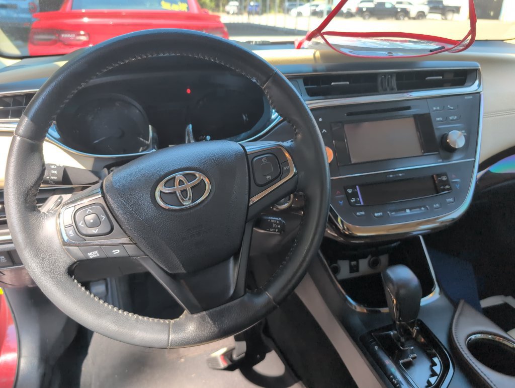 Used 2014 Toyota Avalon XLE Premium FWD image 12
