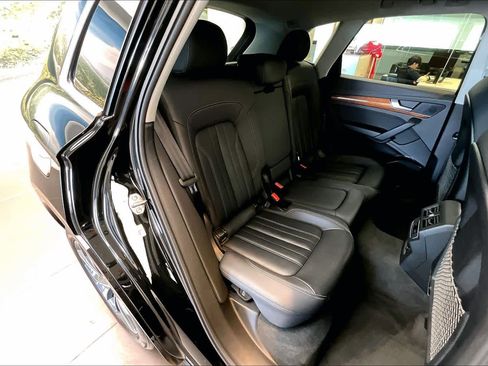 Used 2022 Audi Q5 2.0T Premium w/ Convenience Package image 19