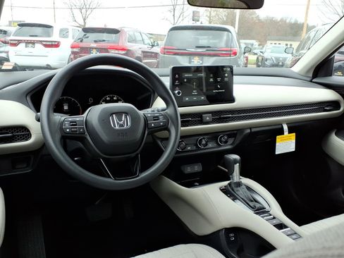 New 2026 Honda HR-V LX image 5