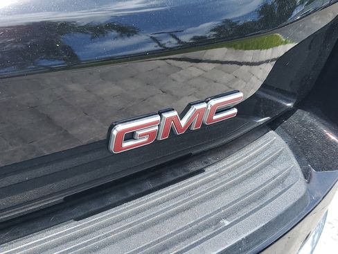 Used 2025 GMC Yukon Denali AWD/4WD image 9