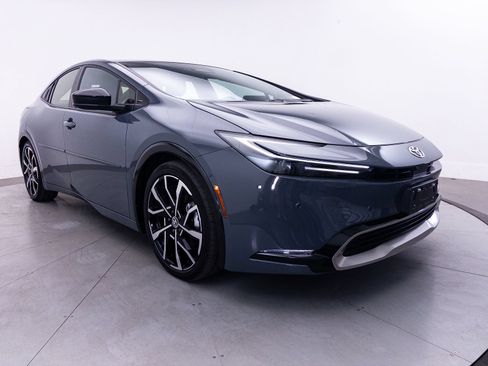 Used 2023 Toyota Prius Prime Premium w/ Advanced Technology Package FWD image 13