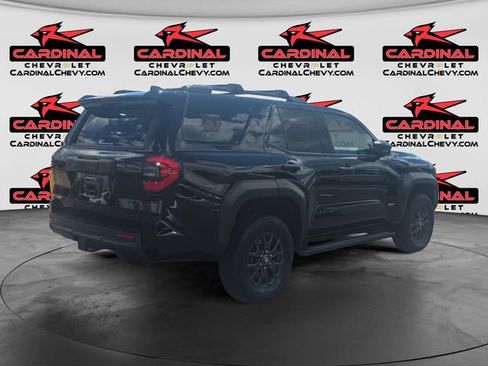 Used 2025 Toyota 4Runner SR5 AWD/4WD image 3