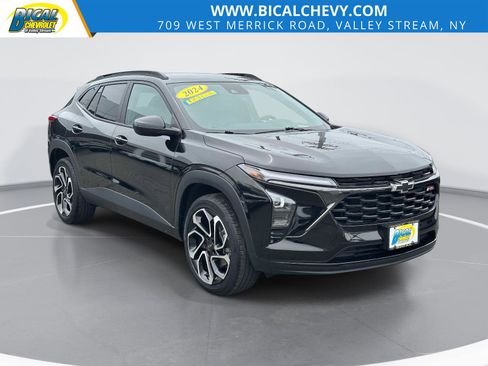 Used 2024 Chevrolet Trax RS w/ Driver Confidence Package FWD image 1