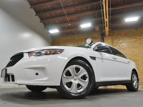 Used 2016 Ford Taurus Police Interceptor AWD image 3