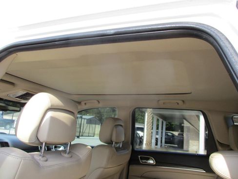 Used 2014 Jeep Grand Cherokee Limited w/ Luxury Group II RWD image 18
