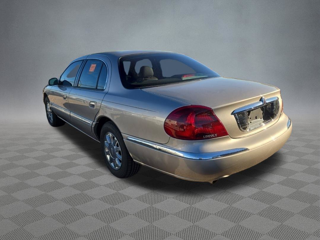 Used 2002 Lincoln Continental FWD image 2