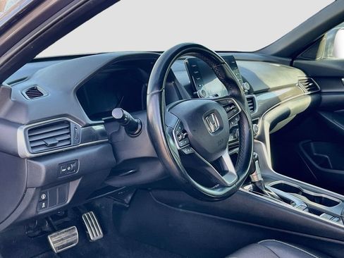 Used 2020 Honda Accord Sport image 9