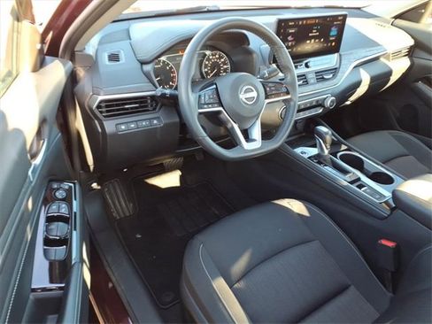 Used 2023 Nissan Altima 2.5 SV w/ SV Premium Package image 14
