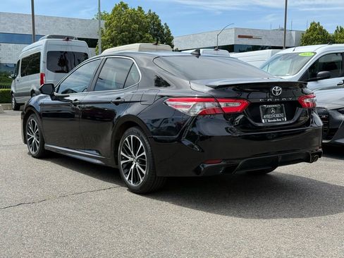 Used 2019 Toyota Camry SE FWD image 5