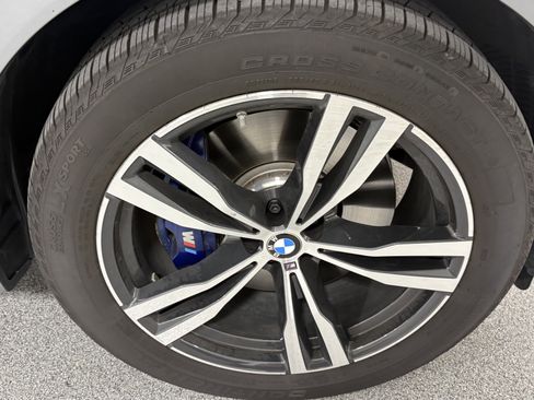 Certified 2026 BMW X7 xDrive40i w/ M Sport Package AWD/4WD image 15