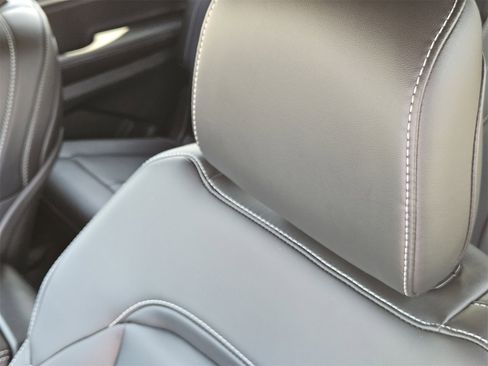 New 2025 Jeep Grand Cherokee L Limited w/ Black Appearance Package image 16