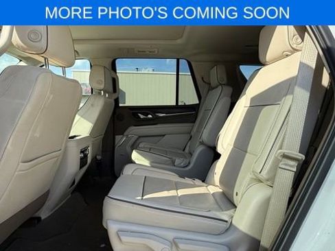 Used 2021 GMC Yukon Denali w/ Denali Premium Package image 11