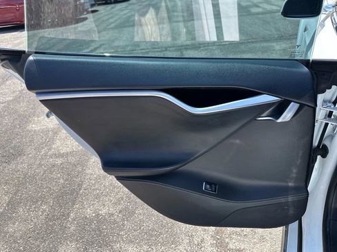 Used 2014 Tesla Model S image 22