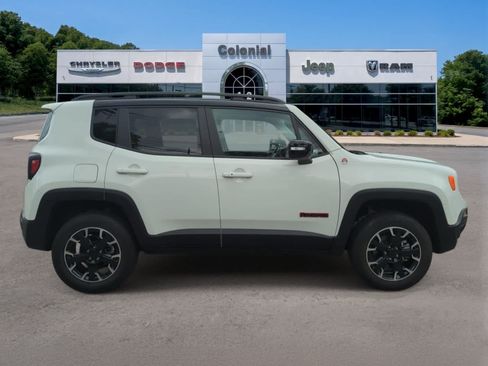 Used 2023 Jeep Renegade Trailhawk w/ Sun/Sound Group AWD/4WD image 8