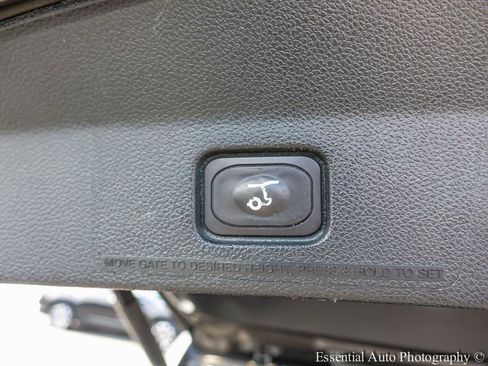 Used 2019 Ford Explorer XLT w/ Equipment Group 202A image 26