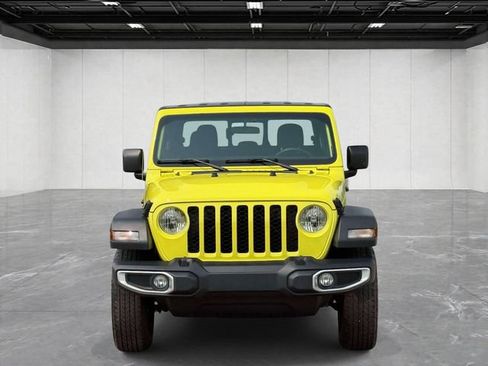 Certified 2023 Jeep Gladiator Sport w/ Trailer Tow Package AWD/4WD image 2