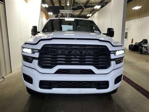 Used 2025 RAM 2500 Big Horn AWD/4WD image 2