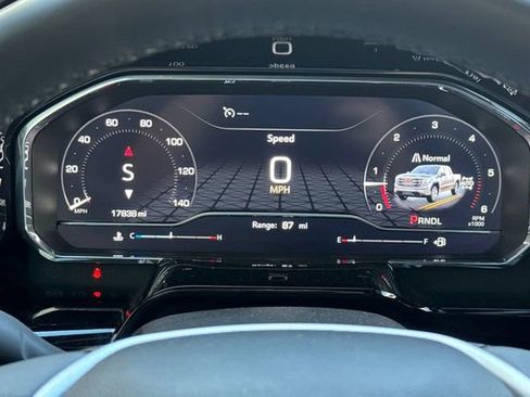 Used 2025 GMC Sierra 1500 Elevation image 36