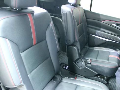 Used 2025 Chevrolet Traverse RS w/ LPO, Floor Liner Package AWD/4WD image 12