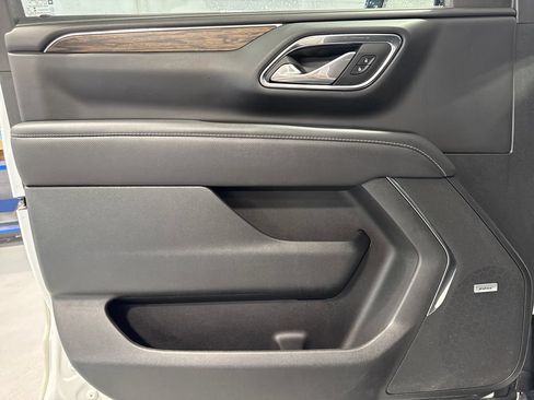 Used 2023 Chevrolet Tahoe Premier AWD/4WD image 32