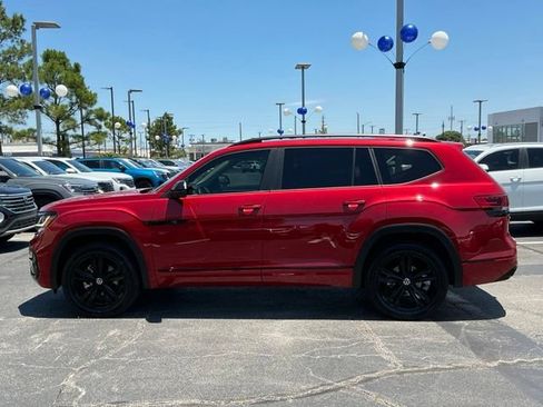 Certified 2023 Volkswagen Atlas SEL R-Line AWD/4WD image 6