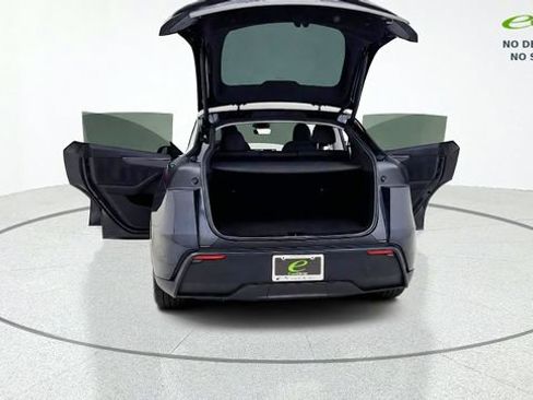 Used 2026 Tesla Model Y AWD image 17