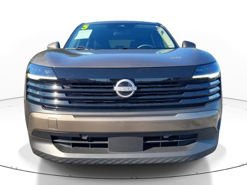 Used 2025 Nissan Kicks SV image 2