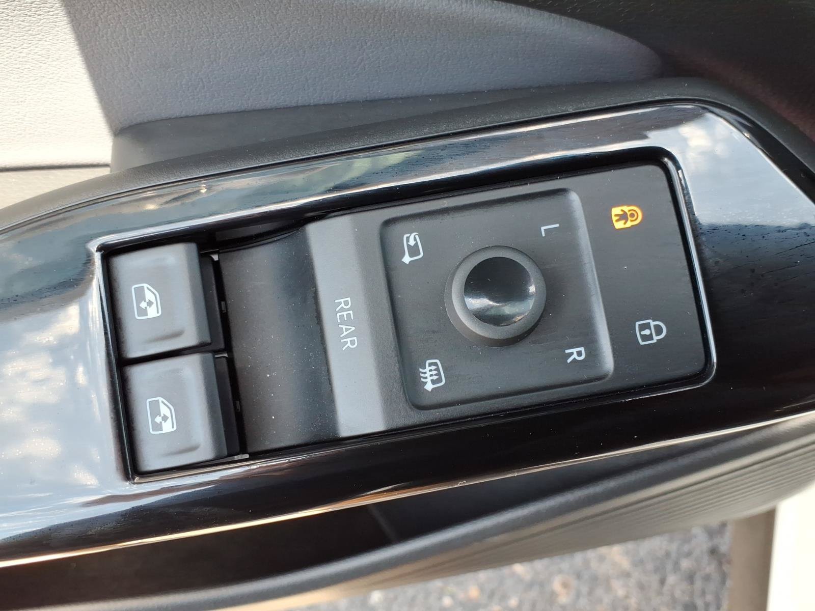 Certified 2022 Volkswagen ID.4 Pro S AWD/4WD image 19