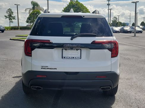 Used 2023 GMC Acadia SLE w/ Driver Convenience Package FWD image 6