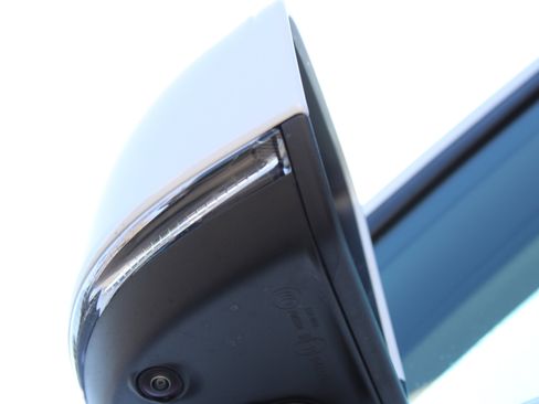 New 2025 Volvo XC40 B5 Plus w/ Protection Package Premier image 51