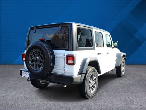 Used 2024 Jeep Wrangler Unlimited Sport AWD/4WD image 9