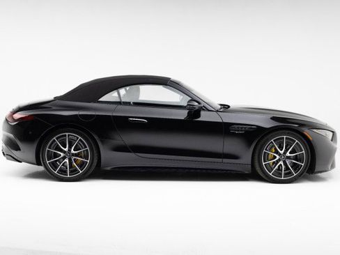 Used 2022 Mercedes-Benz SL 63 AMG 4MATIC w/ AMG Aerodynamic Package image 31