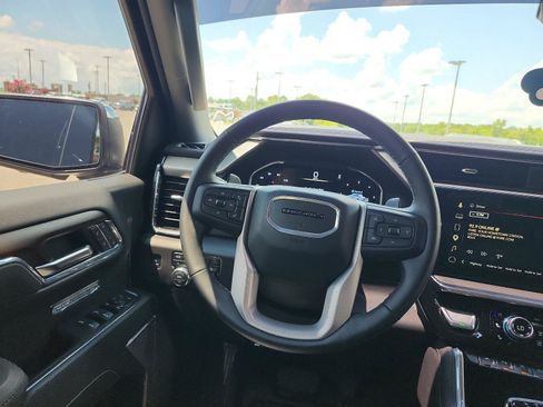Certified 2025 GMC Sierra 1500 Denali w/ Denali Reserve Package AWD/4WD image 16