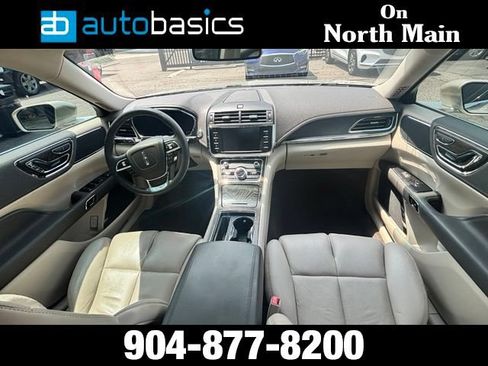 Used 2017 Lincoln Continental Select FWD image 19